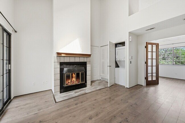 Building Photo - 4763 White Rock Cir