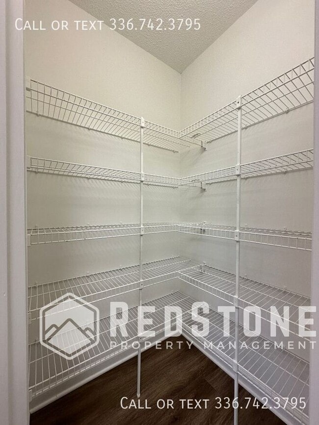 Building Photo - 610 Thistle Dr