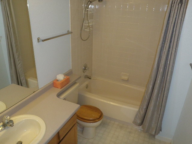 Building Photo - Beautiful Shadow Ridge 2-Story