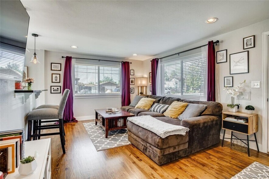 Building Photo - 4415 W Tennessee Ave