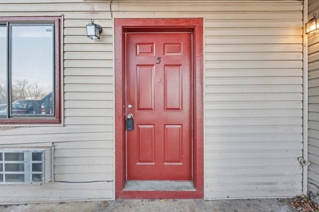 Building Photo - 1037 S Happy Hollow Rd