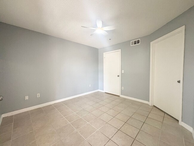Building Photo - 1/1 Condo in Villa Del Sol ~ Gated Comm w/ Resort-Style Amenities!