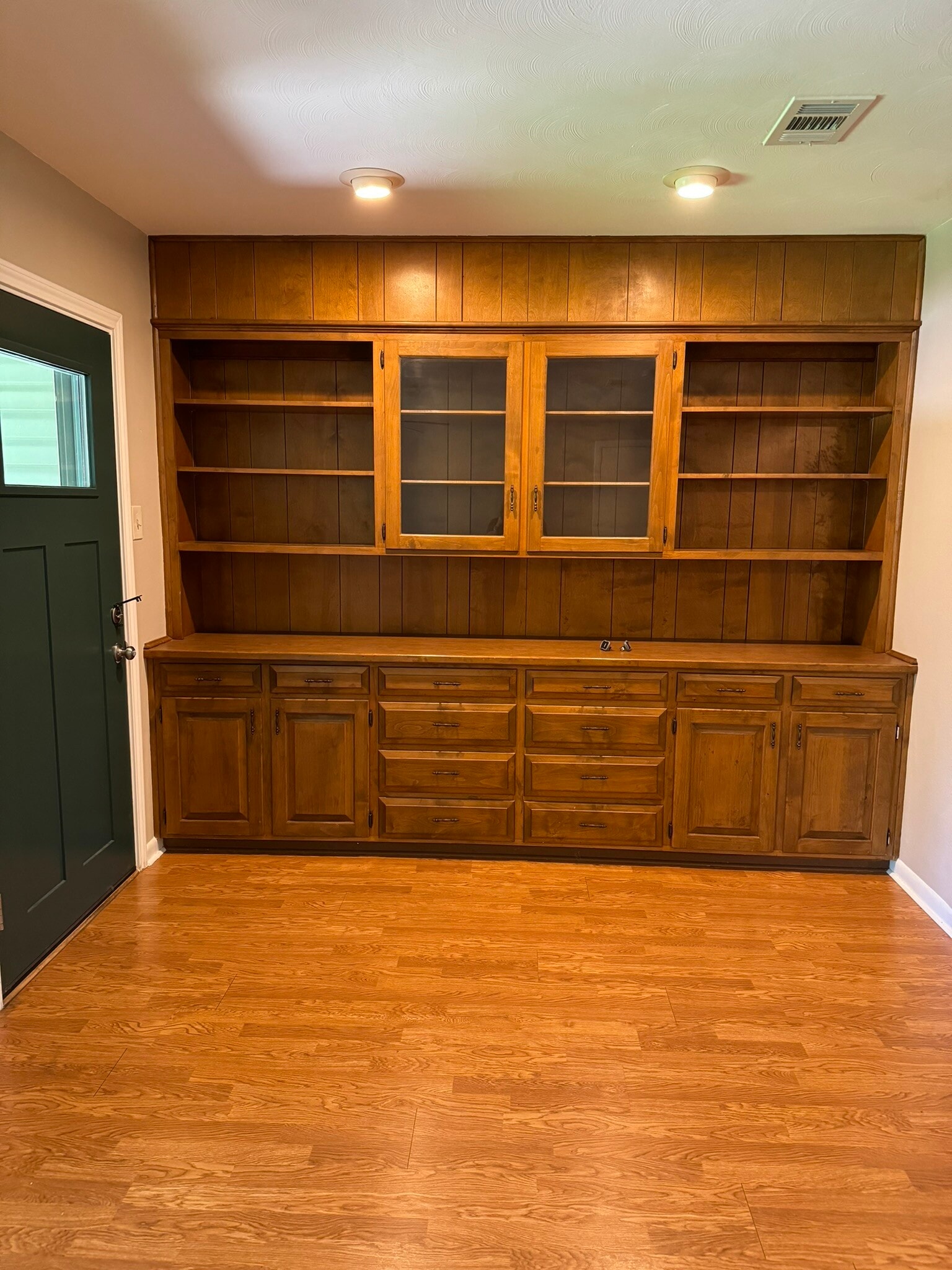 Building Photo - 2210 Robinwood Ln