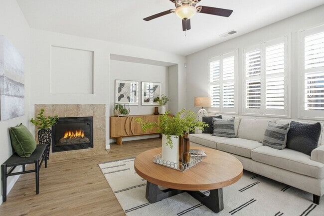 Building Photo - SPACIOUS & CLEAN 2 STORY, 4 BEDROOM, 2.5 BATH IN NATOMAS