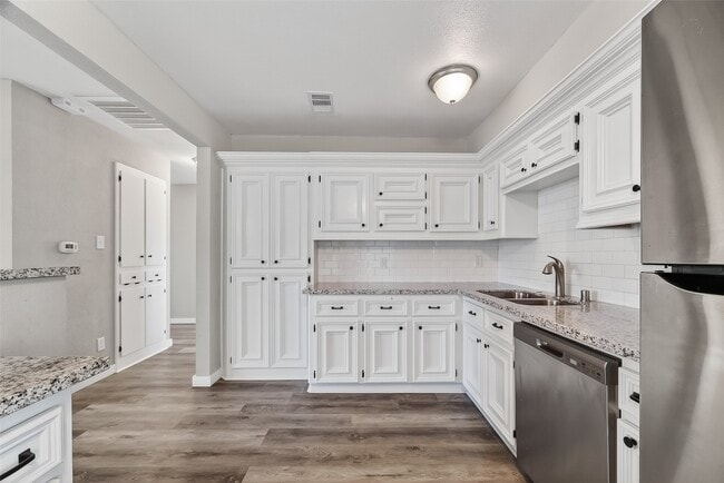 Building Photo - 3613 Truxton Dr