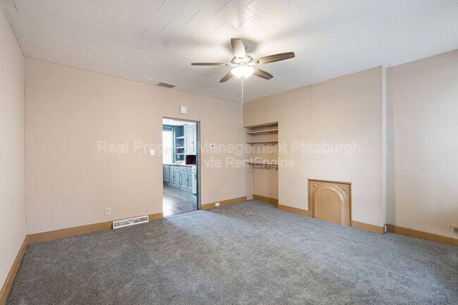 Building Photo - 31 Miltenberger St