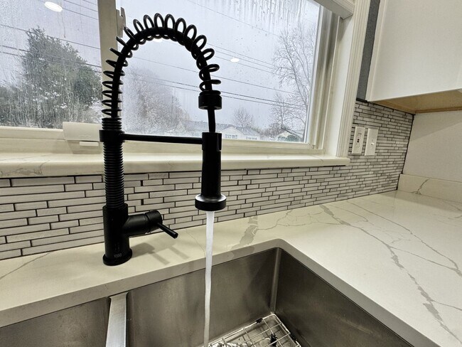 Building Photo - Fully-Updated 1st-Time Rental! Ready NOW! Pet Friendly w/Large, Detached Garage Workshop!