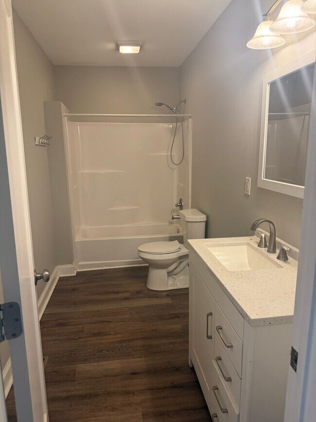 Building Photo - Newly Remodeled 3 bedroom 1 Bath