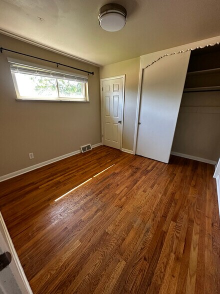 Building Photo - 2310 Kenton St