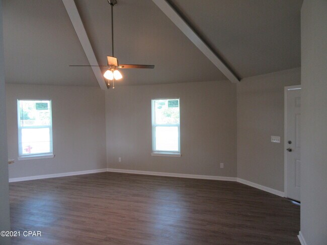 Building Photo - 1300 Grace Ave