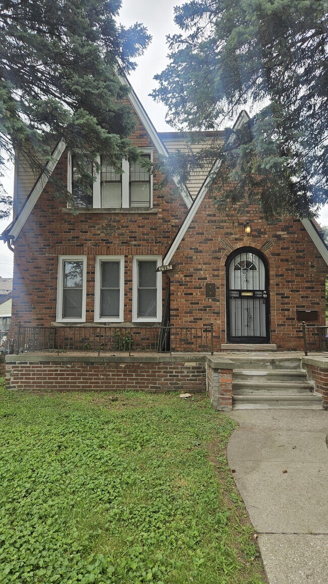 Building Photo - 16194 Fielding St