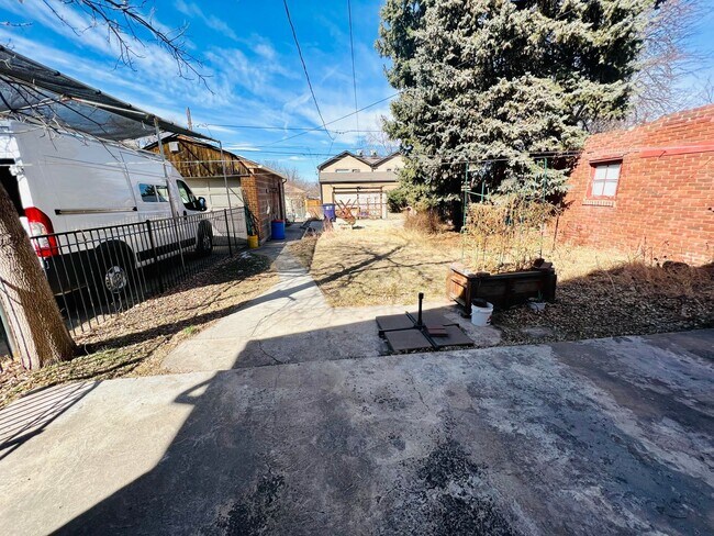 Building Photo - $0 DEPOSIT OPTION! ROSEDALE SUBDIVISION, CHARMING BRICK RANCH, PARTIALLY FINISHED BASMENT, 3 BED,...