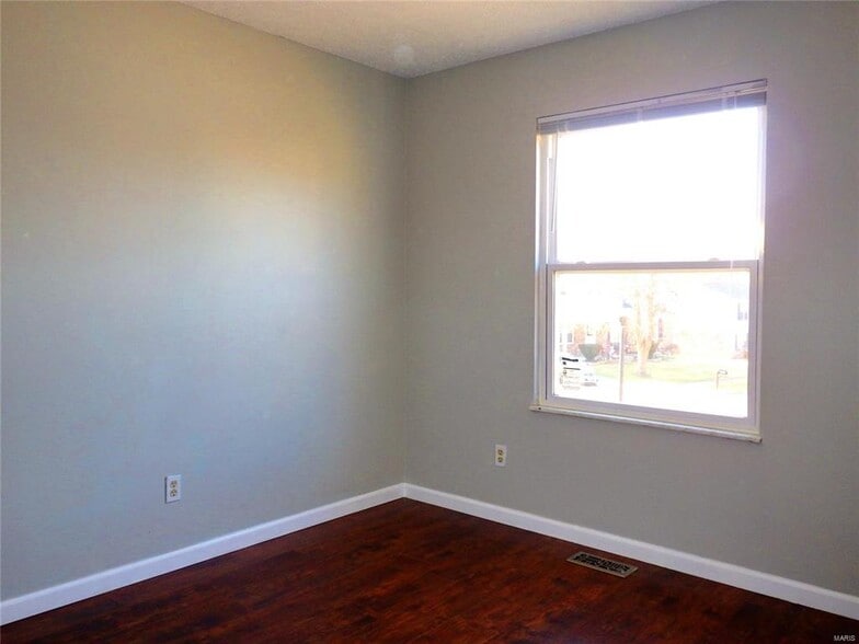 Building Photo - 2534 Millvalley Dr