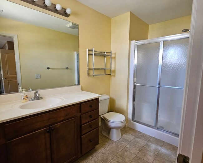 Building Photo - 3 Bd 2 Ba with Lake view!