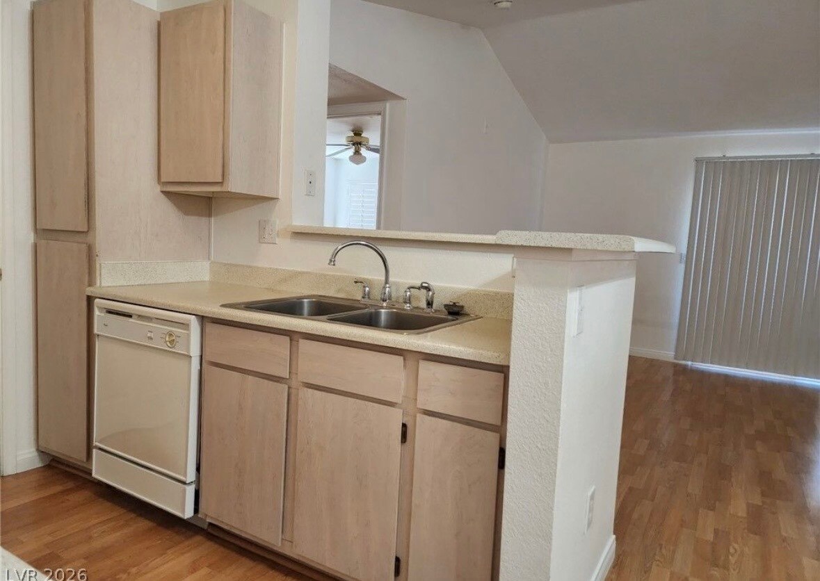 Building Photo - 231 W Horizon Ridge Pky