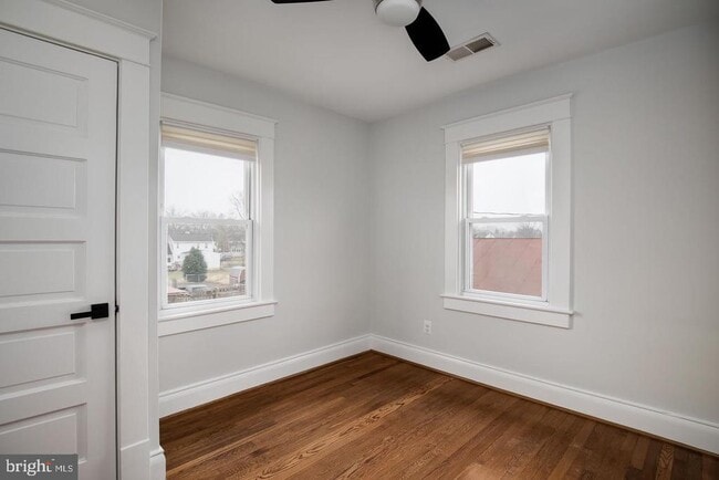 Building Photo - 735 Berryville Ave
