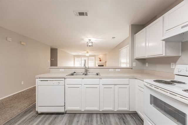 Building Photo - 2831 Grandview Dr