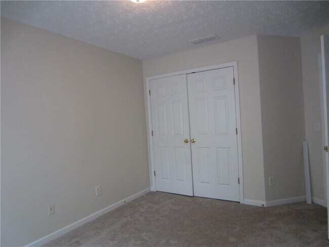 Building Photo - 6030 Grovegate Ln