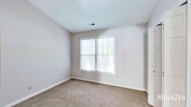Building Photo - 120 Shady Meadow Cir
