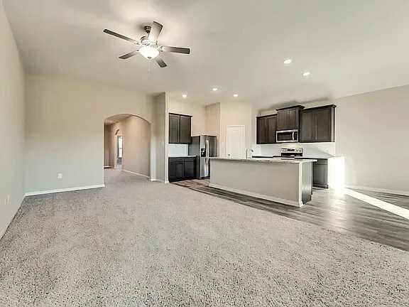 Building Photo - 2304 Dahlia Way