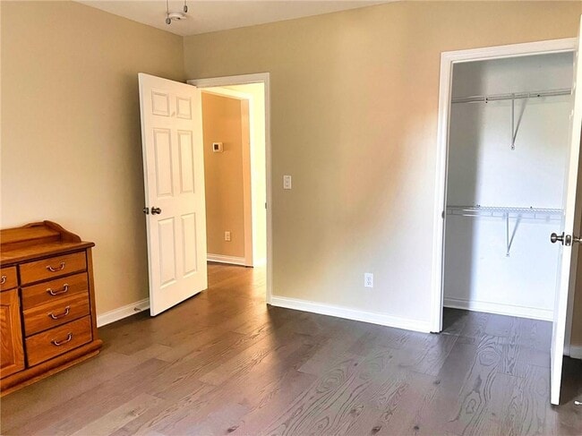 Building Photo - 119 Hogan Rd