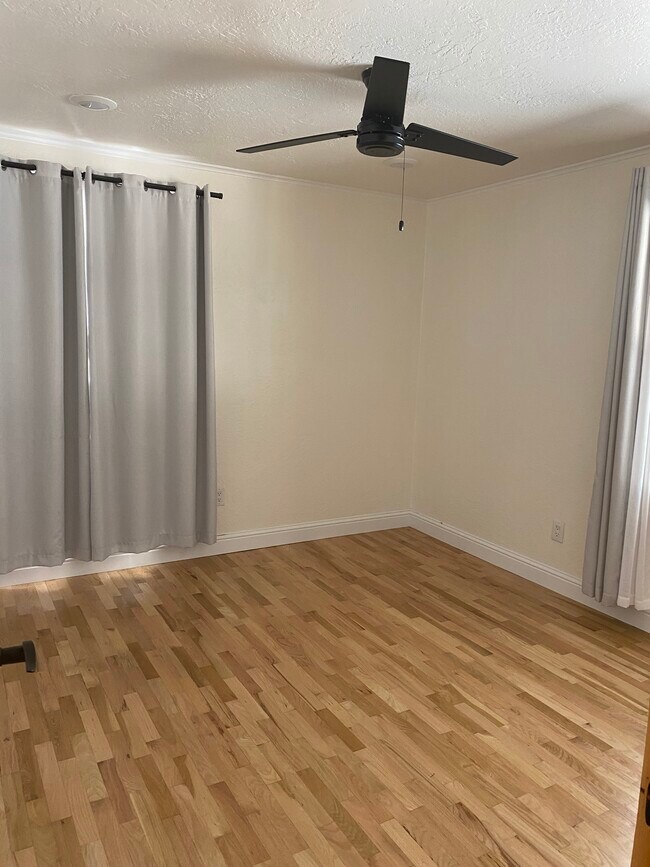 Second bedroom - 931 Bates Ave