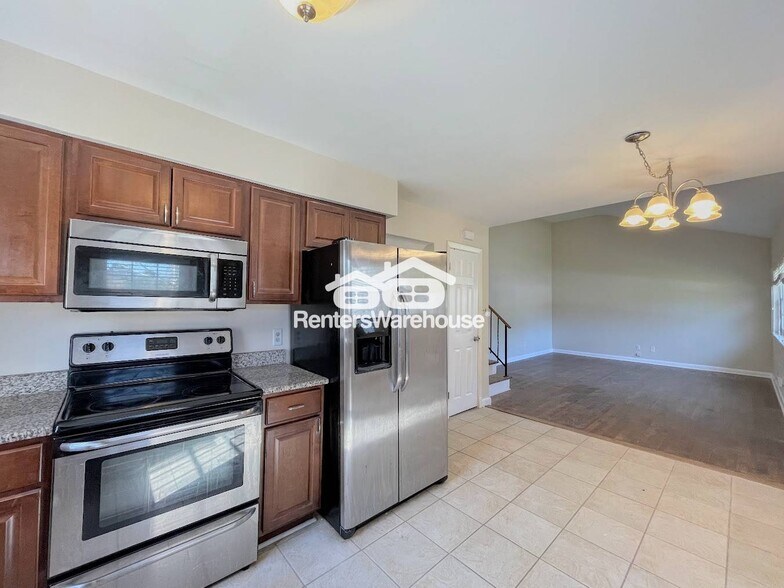 Building Photo - 1121 Sherry Ave