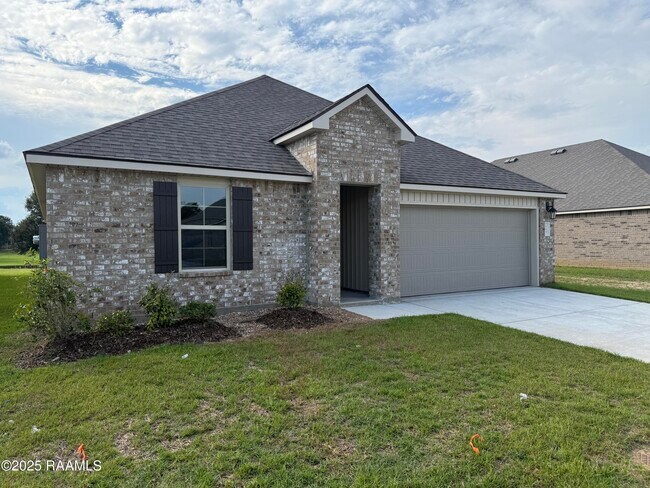 Building Photo - 112 Broussard Hl Dr