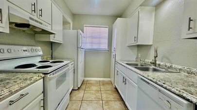 Building Photo - 3810 Englewood Cir