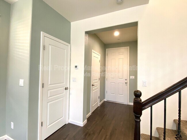 Building Photo - 2534 Mustang Dr