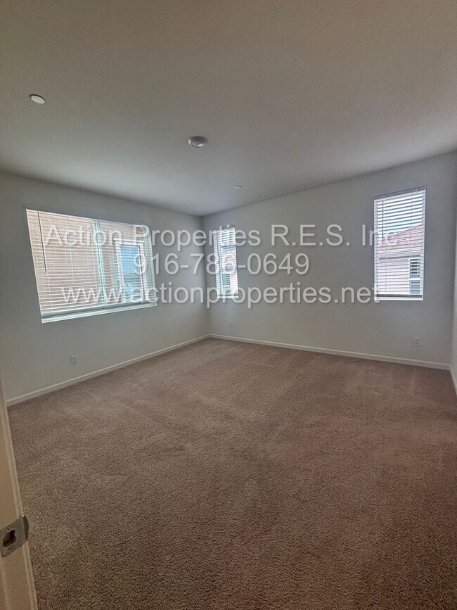 Building Photo - Rocklin Meritage Durango Subdivision - 2 Story 3 Bed, 2.5 bath - 1,833 sqft - NO HOA!