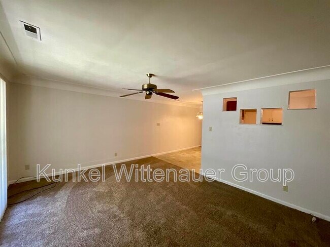 Building Photo - 1715 Menard Dr