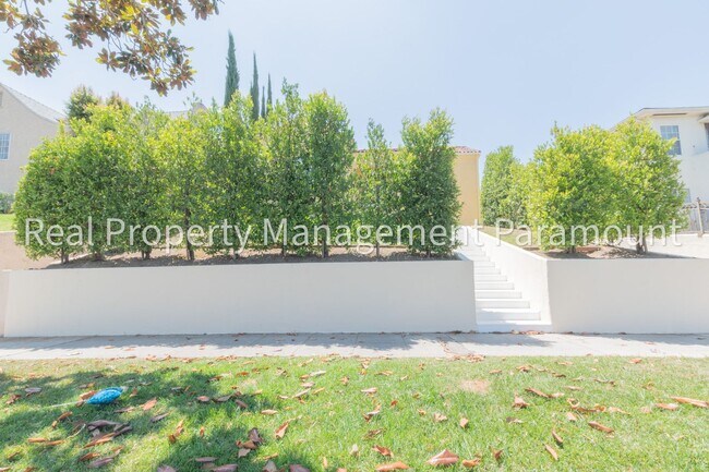 Building Photo - Beautiful Newly Renovated 3-Bedroom Home in a Prime Location
