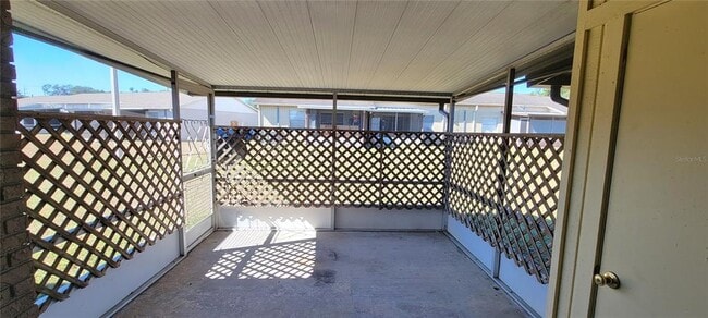 Building Photo - 9542 Lake Park Dr