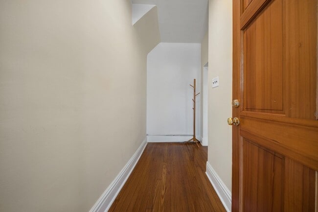 Building Photo - 152 W 9th St