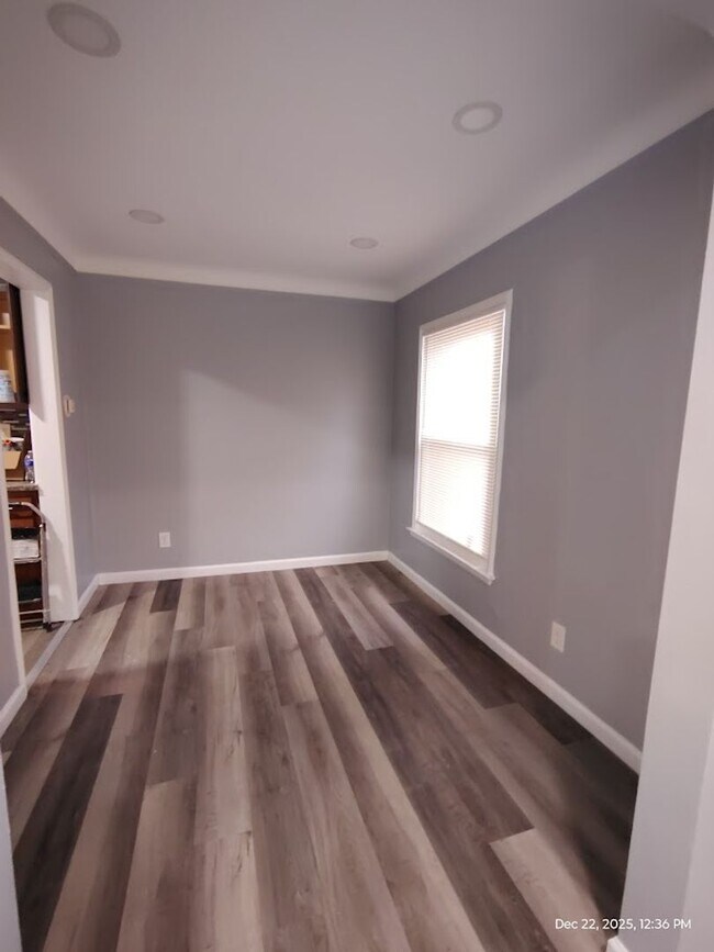 Building Photo - Stunning 3-Bed Bungalow