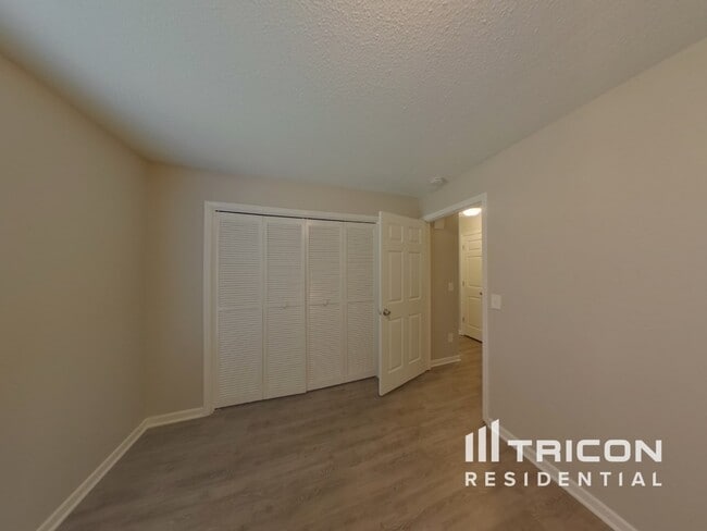 Building Photo - 63 Woodpond Ct