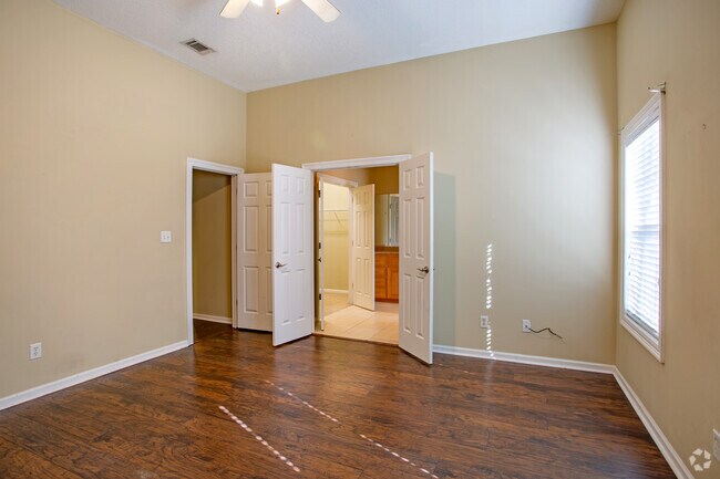 Suite 1720A, 3BR, 3.5BA Bedroom 2 - HeatherGlenn