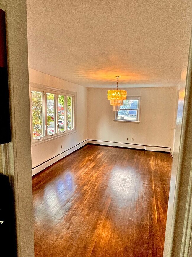 Building Photo - 837 Prospect Ave