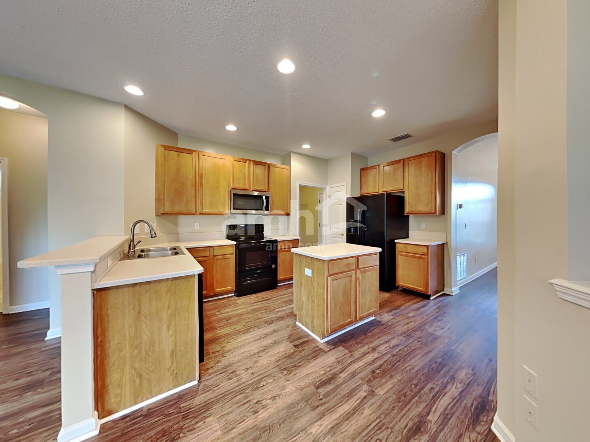 Building Photo - 10264 Lancashire Dr E