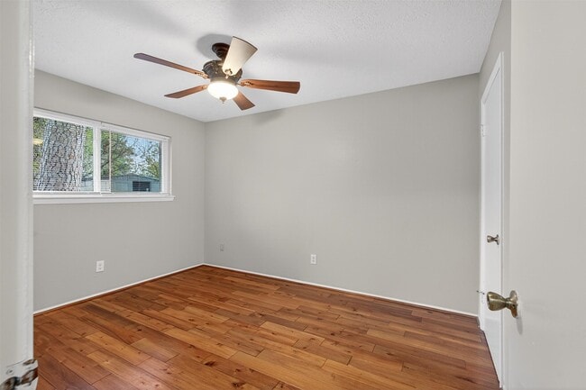 Building Photo - 9723 Halkirk St