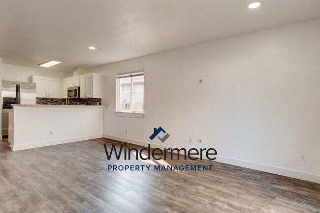 Building Photo - 1153 NE Cordero Pl