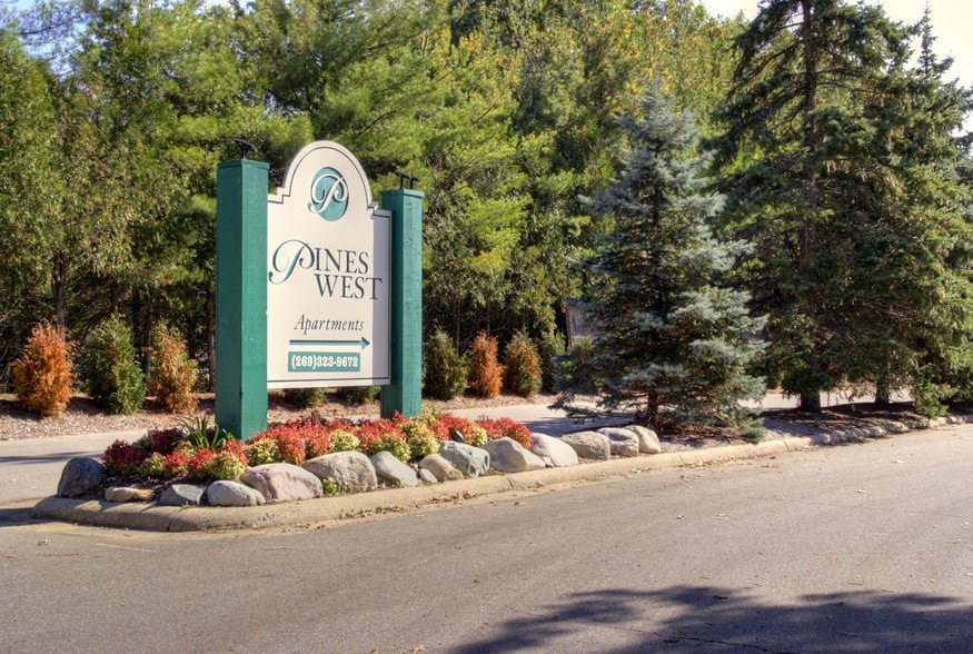 Building Photo - Pines West Apartments