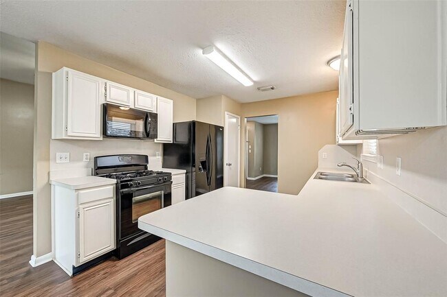 Building Photo - 28811 Stapleford St