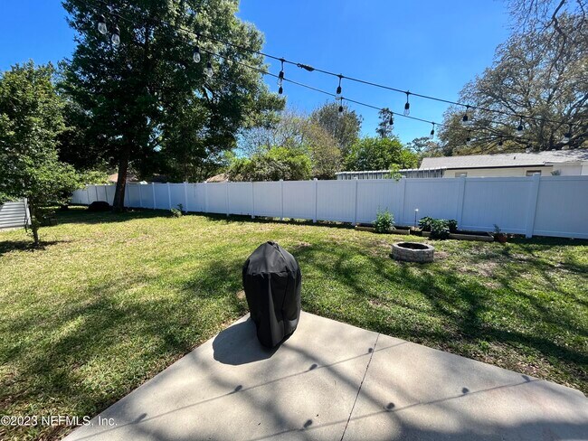 Building Photo - 2274 Lincoln Sendero Trail