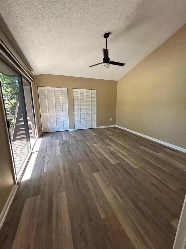 Building Photo - 609 Olympic Dr