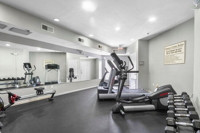 Building Photo - Nice 2 Bed 2 Bath Available Fall 2026!