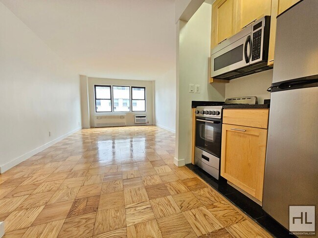 Primary Photo - Studio Apartment in Murray Hill | 11th Flo...