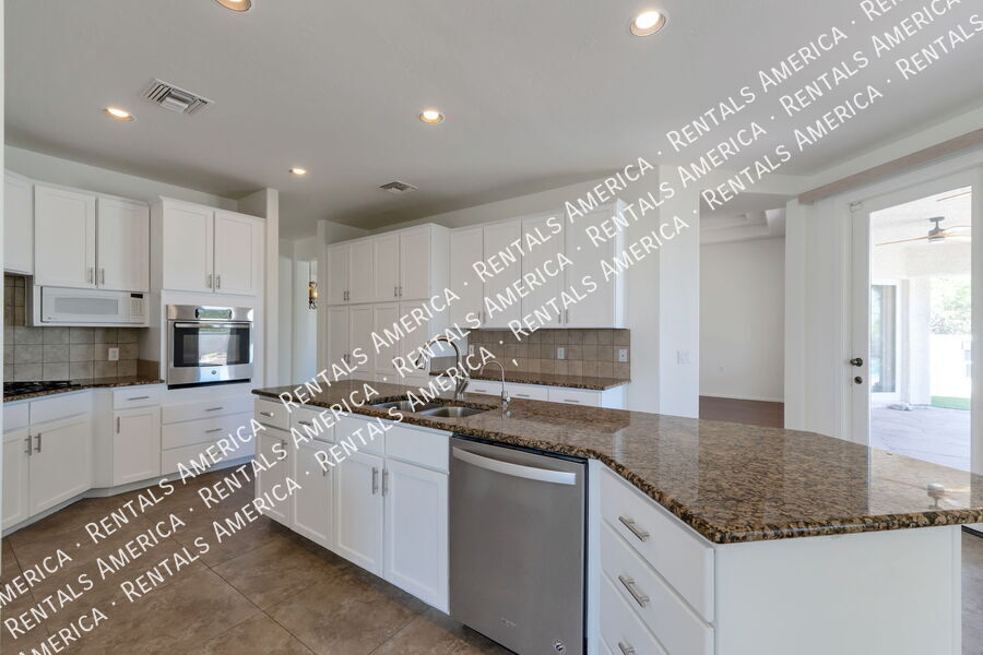 Building Photo - 6445 N Silver Smith Pl