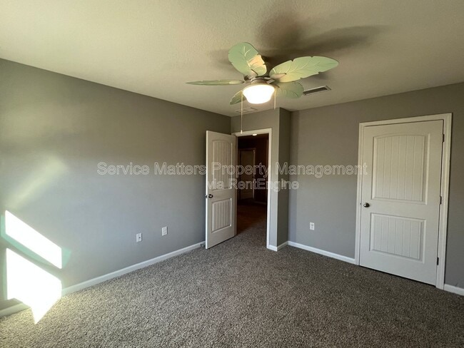 Building Photo - 5881 Old Plantation Court